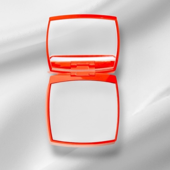 Chanel Red Beauty Compact Double Mirror - Picture 4 of 10